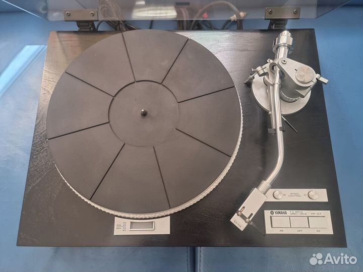 Виниловый проигрыватель Yamaha YP-D7