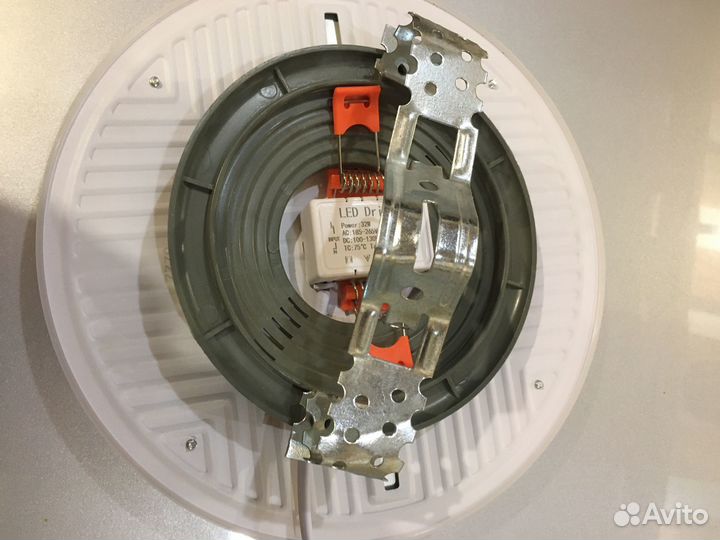 Светильник потолочный светодиодный