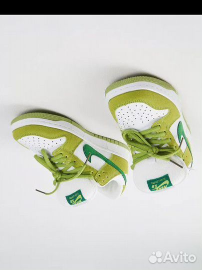 Nike dunk low green apple