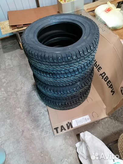 Viatti Bosco Nordico V-523 215/65 R16 98T