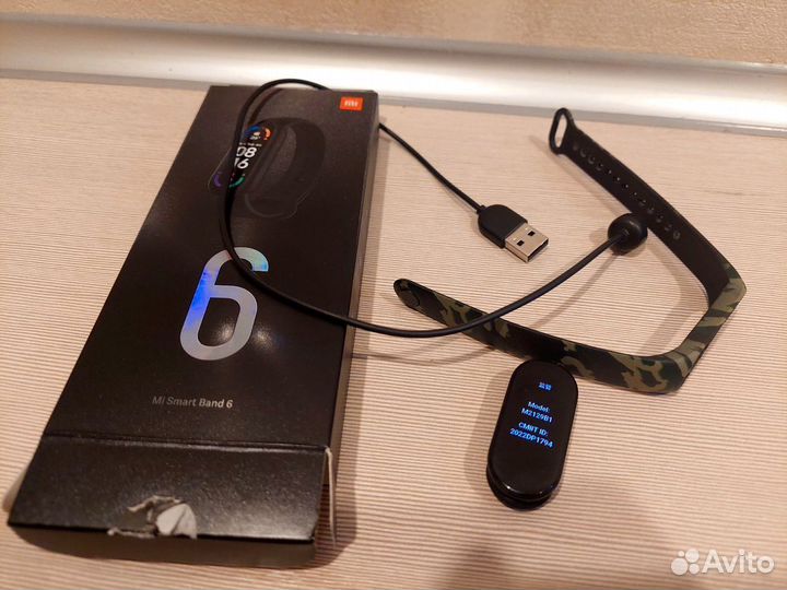 Фитнес браслет Xiaomi Mi Band 6