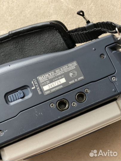 Видеокамера Sony DCR-trv16e