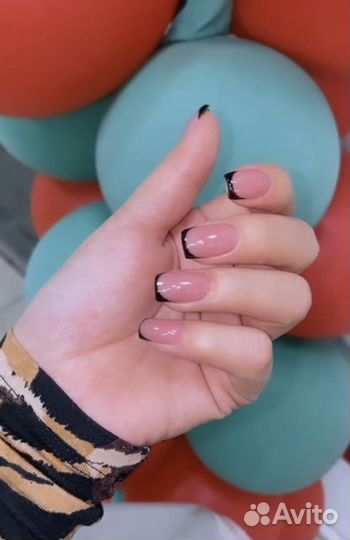 Маникюр педикюр