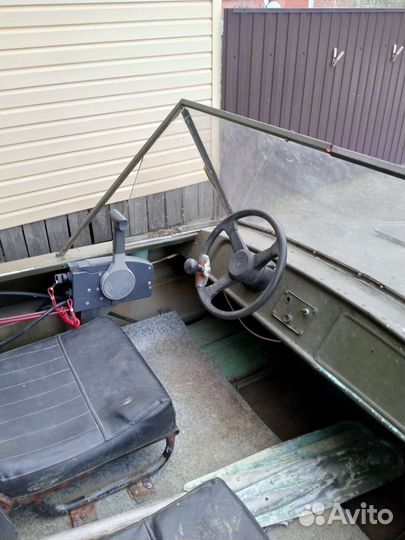 Продам лодку с мотором