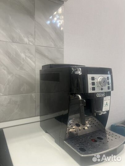 Автоматическая кофемашина Delonghi ecam 22.110.B