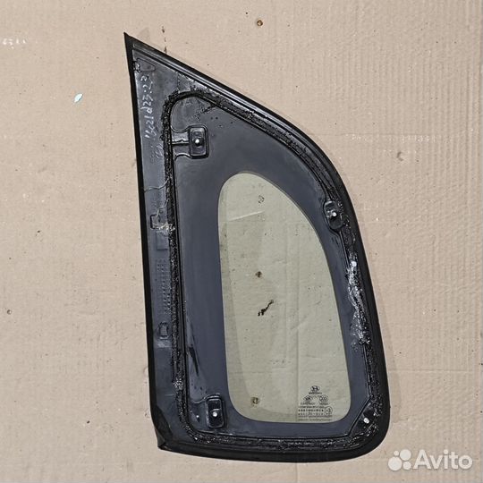 Стекло кабины глухое левое Нyundаi Тucsоn 1 JM