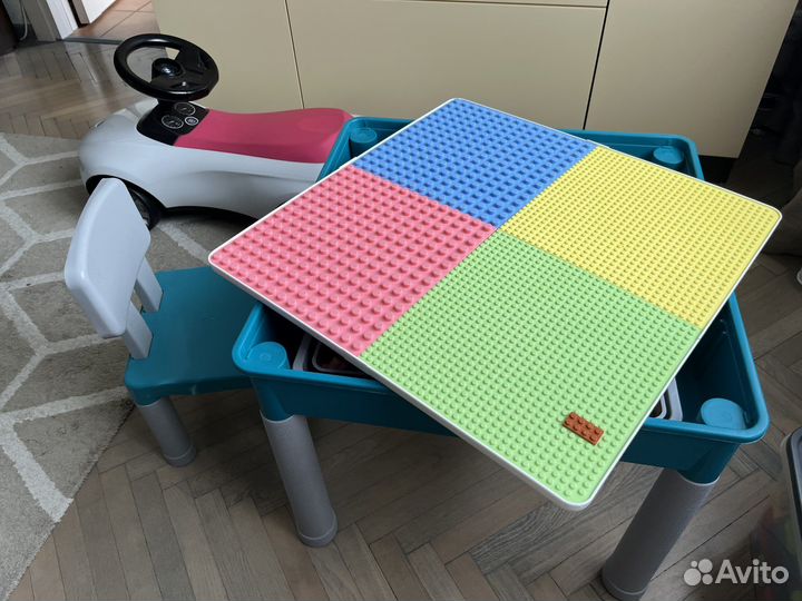 Детский стол для конструктора