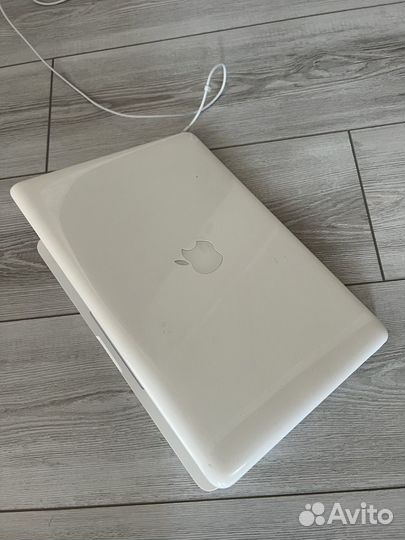 Apple MacBook 2009