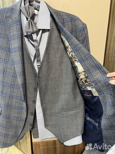 Мужской костюм тройка