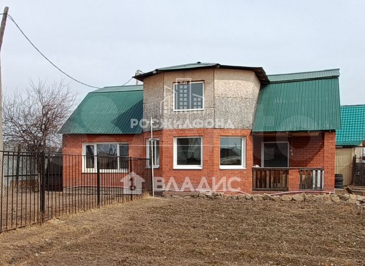 Дом 163,9 м² на участке 4,5 сот.
