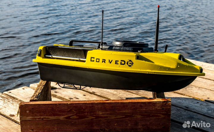 Рыболовный кораблик для завоза прикормки