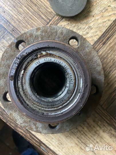 Подшипник со ступицей на skoda octavia a5