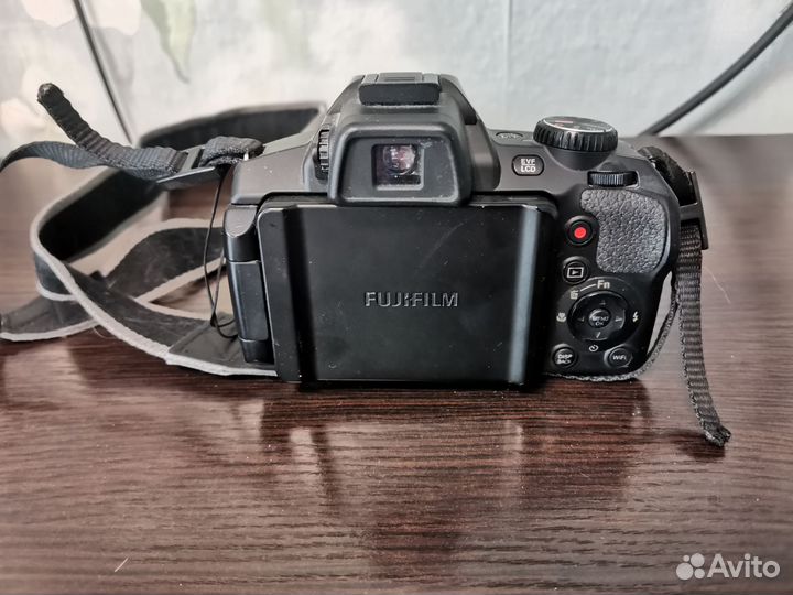 Цифровой фотоаппарат Fujifilm Finepix S1