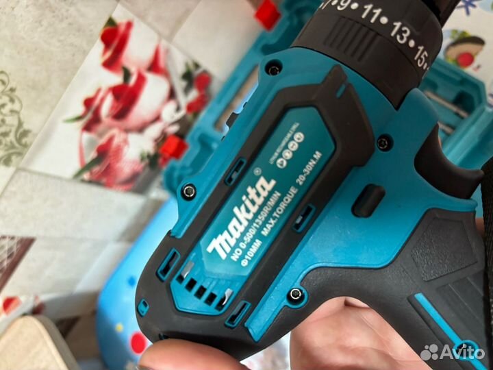 Шуруповерт makita 18v