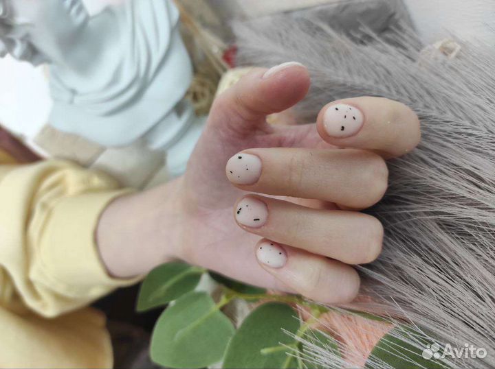 Маникюр с покрытием гель-лаком