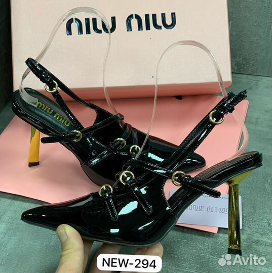 Туфли Miu Miu чёрные, красные