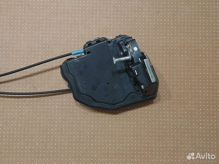 Замок двери Тойота Венза