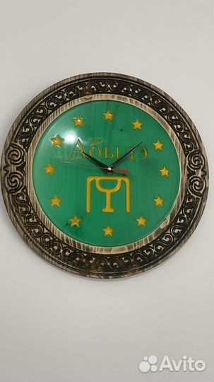 Часы из дерева