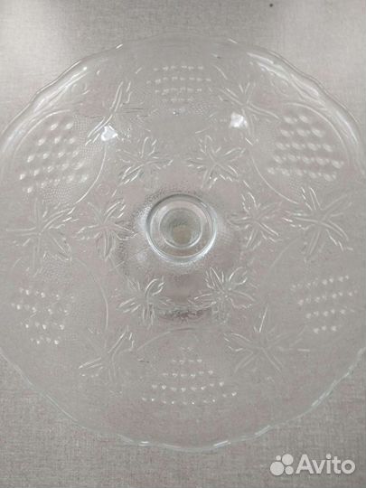 Тортница на ножке