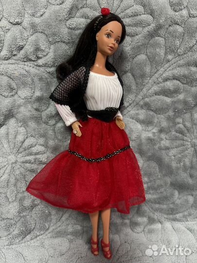 На брони Кукла Barbie Hispanic 1979