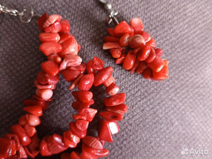 Комплект из коралла