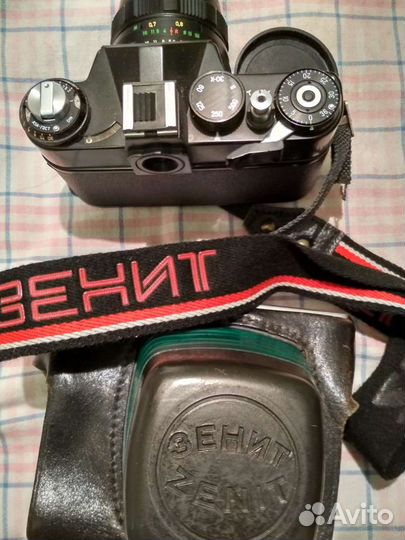 Плёночный фотоаппаратЗенит-11