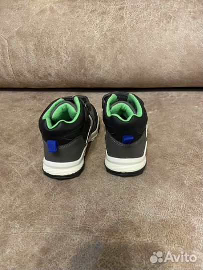 Кроссовки 24 размер