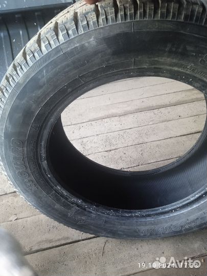 Yokohama Ice Guard IG60 215/60 R16