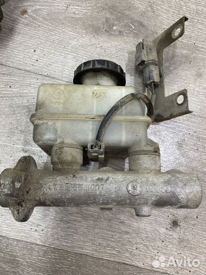 Цилиндр тормозной главный Hyundai Lantra