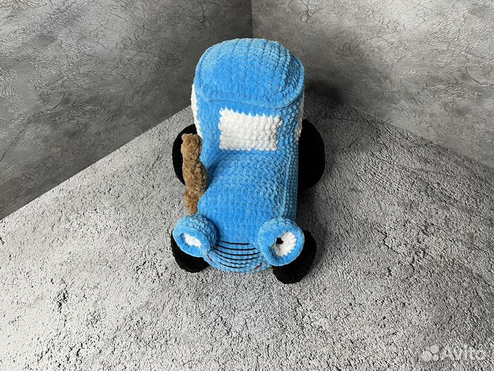 Игрушка крючком Синий трактор плюшевый