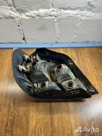 Фонарь заднего хода задний правый Mitsubishi