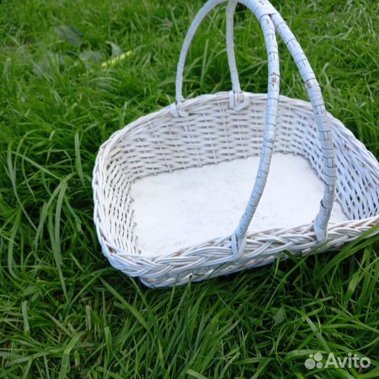 Корзина декоративная белая