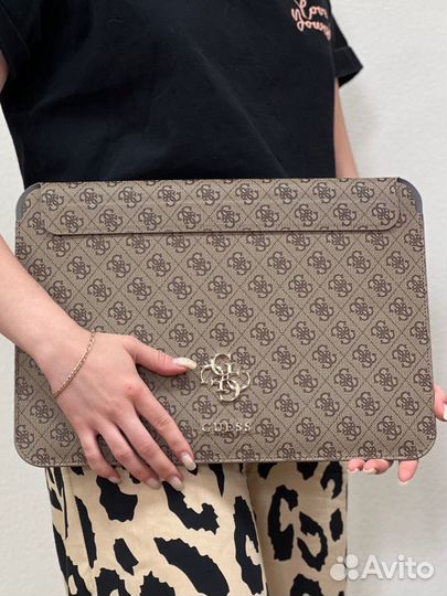 Чехол-папка Guess для MacBook