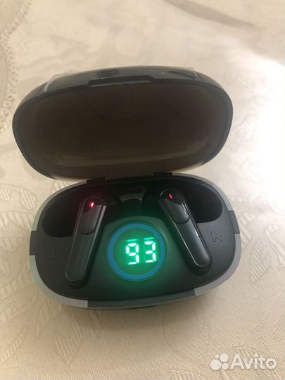 Беспроводные наушники новые