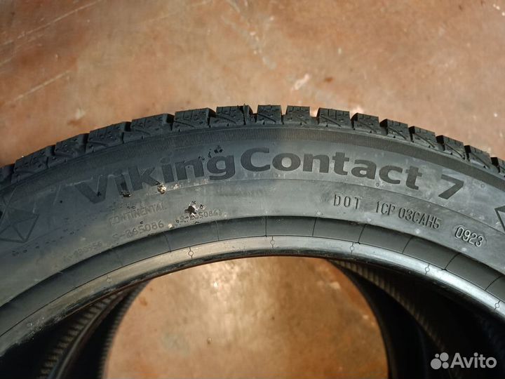 Continental ContiVikingContact 7 255/45 R21 106T