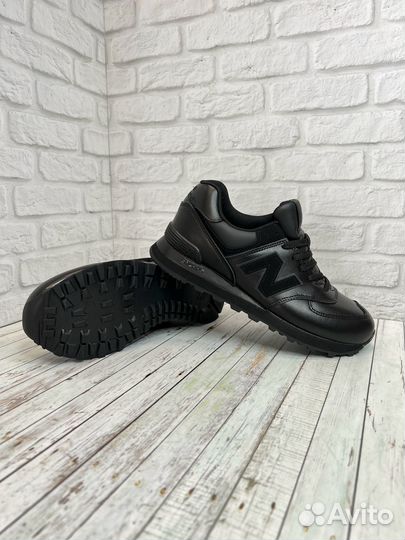 Кроссовки кожаные New Balance 574 чёрные глянцевые