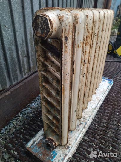 Чугунный радиатор отопления бу