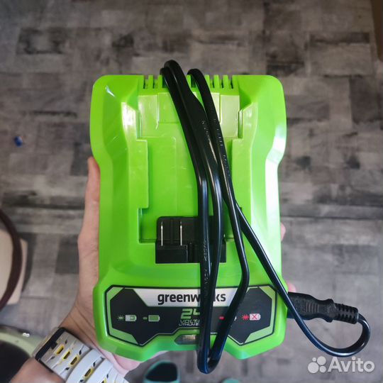 Зарядное устройство greenworks 24v