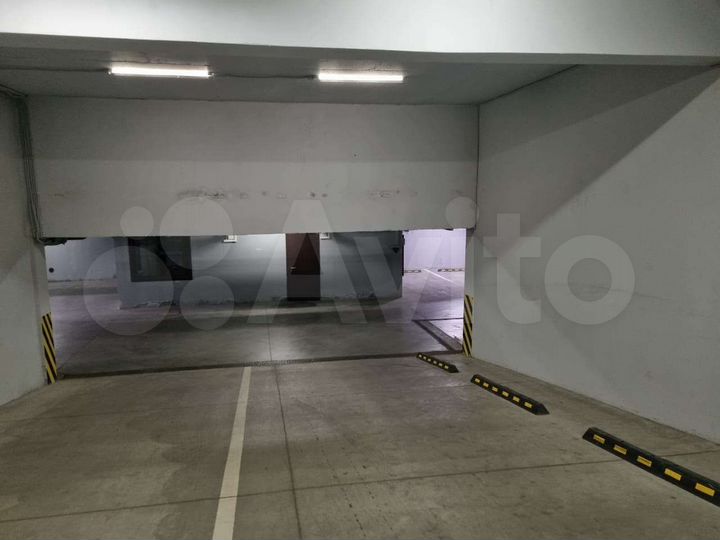 Машиноместо, 14 м²