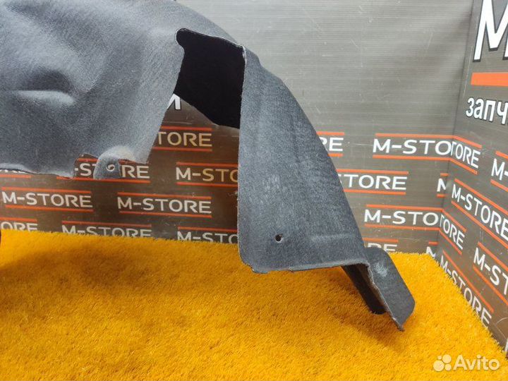 Подкрылок задний правый Mercedes-Benz Clk-Class