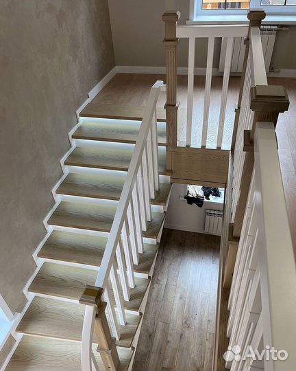 Лестница на второй этаж в частном доме