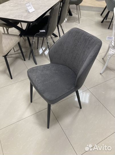 Стул велюр, черные ножки (222М b28)