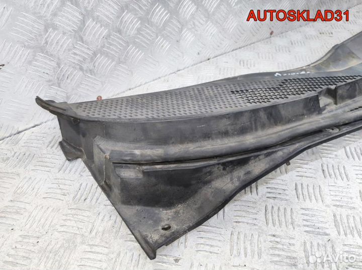 Решетка стеклоочистителя Nissan Primera 66863AU310