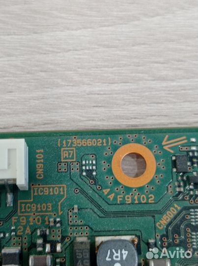 1-894-792-21 от Sony KDL-40W705C