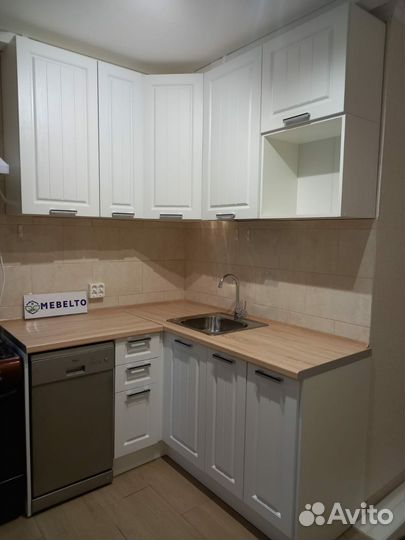 Кухня угловая в хрущевку белая