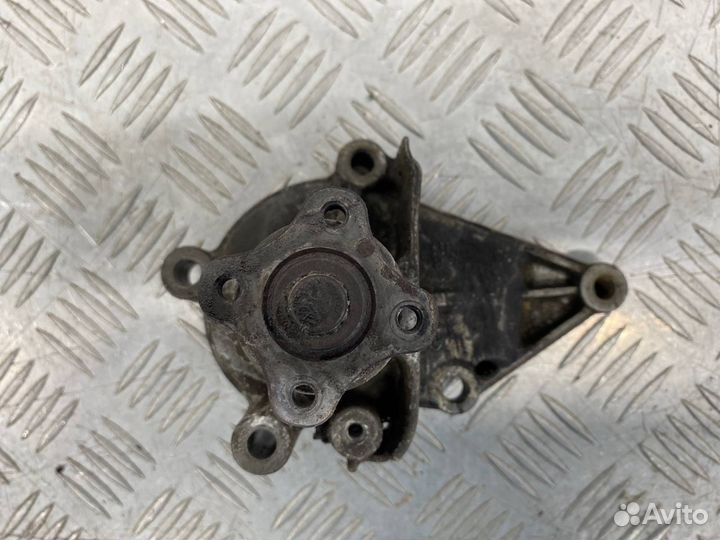 Б/У водяная помпа (охлаждения) Hyundai Accent LC