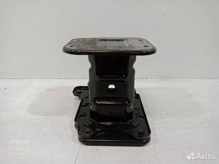 Кронштейн бампера передний левый Chevrolet Captiva