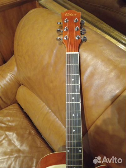 Электроакустиечская гитара