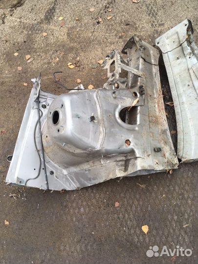 Лонжерон передний Mercedes ML W164 четверть