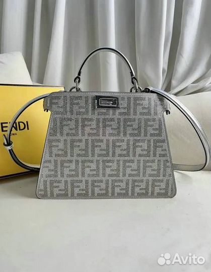 Сумка fendi peekaboo